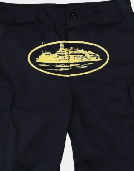 Corteiz Guerillaz 21′ Shorts in Black/ Yellow